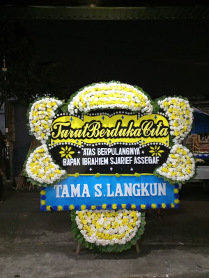 Papan Bunga Duka di Monggas